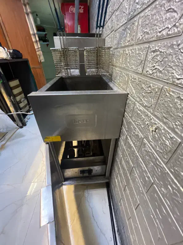 دستگاه مرغ بریان سرخکن طرح دین و دستگاه تست|کافیشاپ و رستوران|تهران, وحیدیه|دیوار