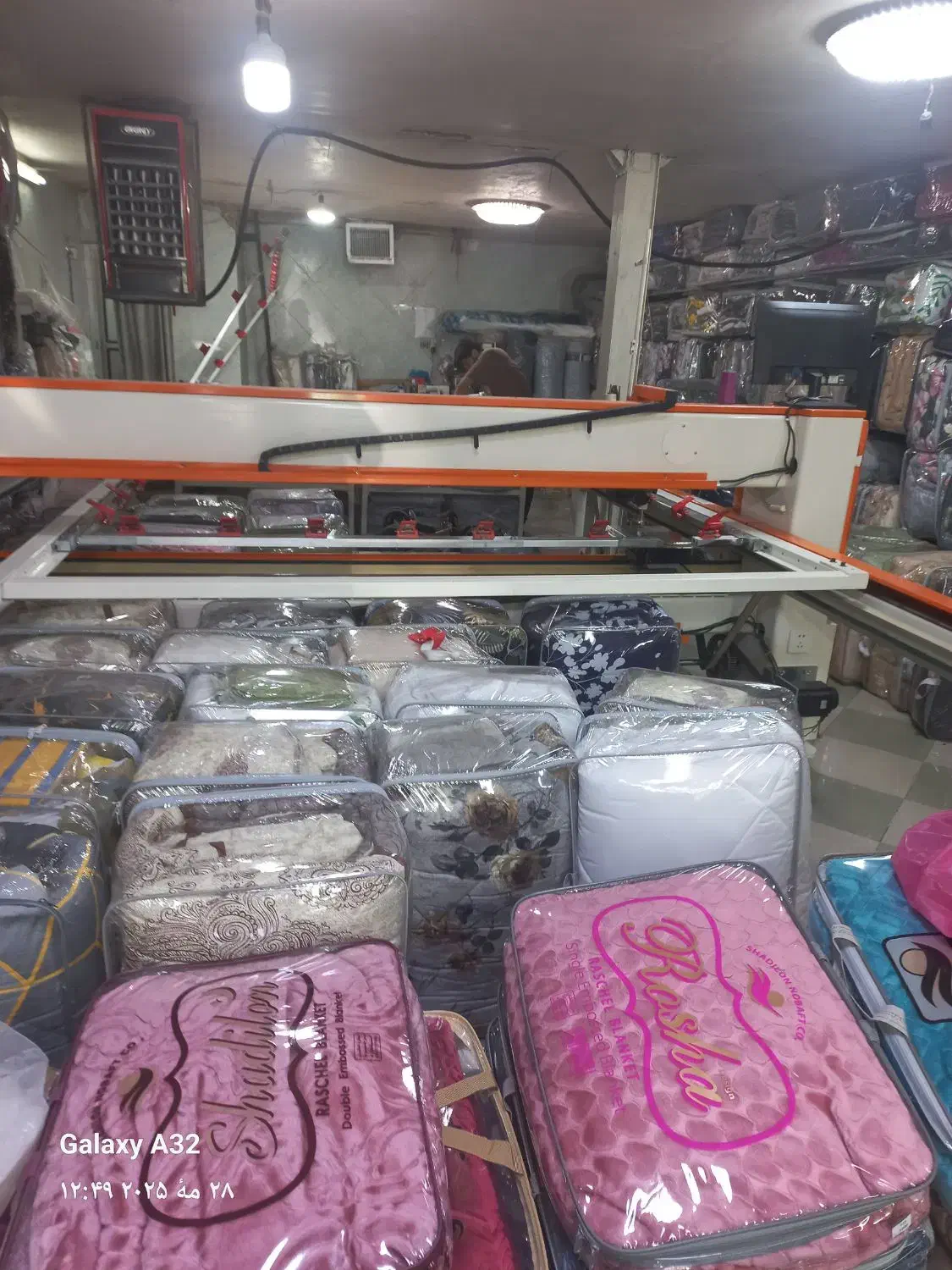 دونفر خیاط و وسط کار چهت لحاف دوزی|استخدام صنعتی، فنی، مهندسی|تهران, عبدلآباد|دیوار