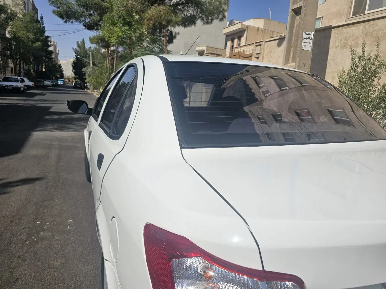 ساینا مدل ۴۰۲ با مانیتور|خودرو سواری و وانت|سمنان, |دیوار