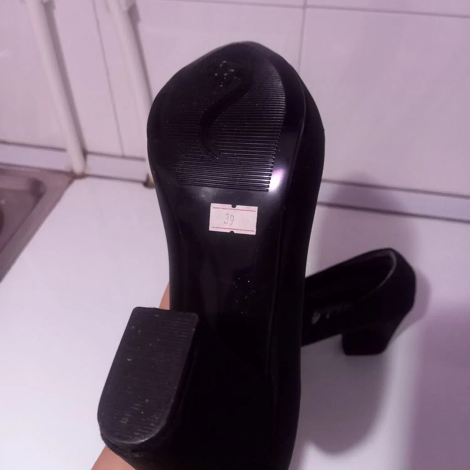 کفش نو|کیف، کفش، کمربند|اردبیل, |دیوار