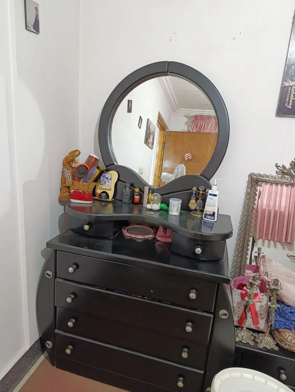 میز آرایش و پاتختی نو شیک بدون هیچ گونه خط و خشی|مبلمان خانگی و میز عسلی|قائمشهر, |دیوار