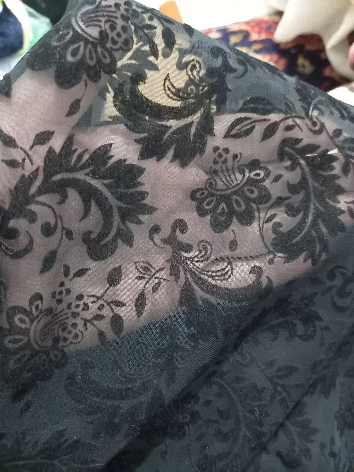 چادر دوخته مخمل|لباس|شاهین‌شهر, گرگاب|دیوار