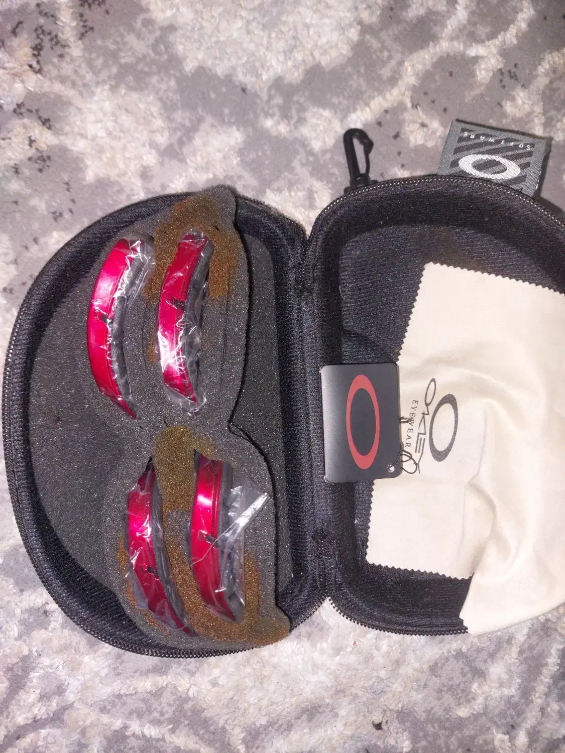 عینک ورزشی اوکلی امریکا اصلی|تجهیزات ورزشی|رشت, گلباغ نماز|دیوار