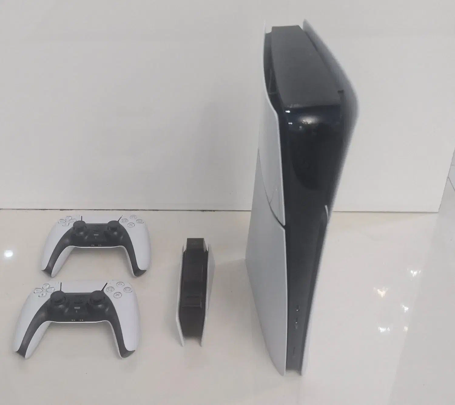 پی اس فایو دو دسته ای همراه پایه شارژ|کنسول، بازی ویدئویی و آنلاین|تهران, اوقاف|دیوار