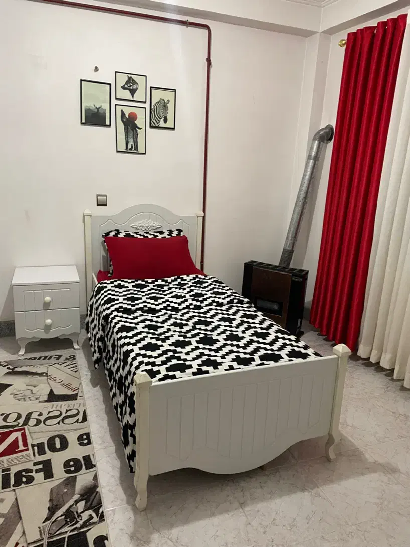 تخت وپاتختی و تشک|تخت و سرویس خواب|رشت, آب آسیاب|دیوار