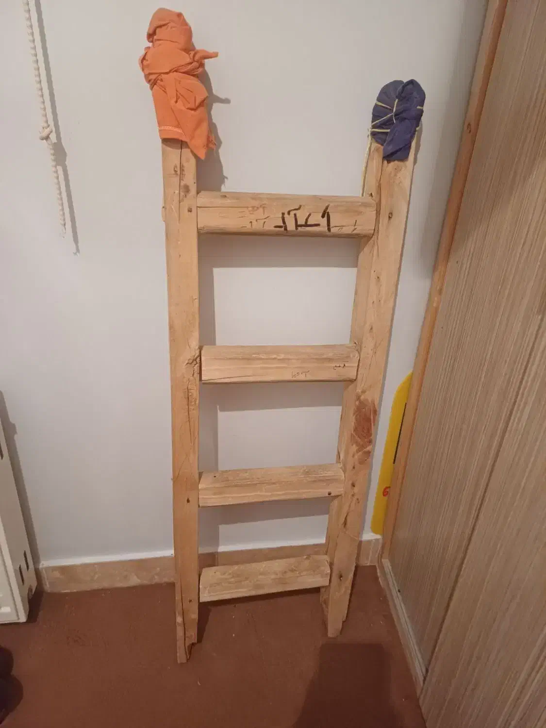 نردبان تخته ایی ۴پله|مصالح و تجهیزات ساختمان|تبریز, |دیوار