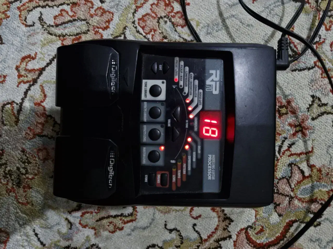 مولتی افکت گیتار الکتریک|گیتار، بیس، امپلیفایر|رشت, فلسطین|دیوار