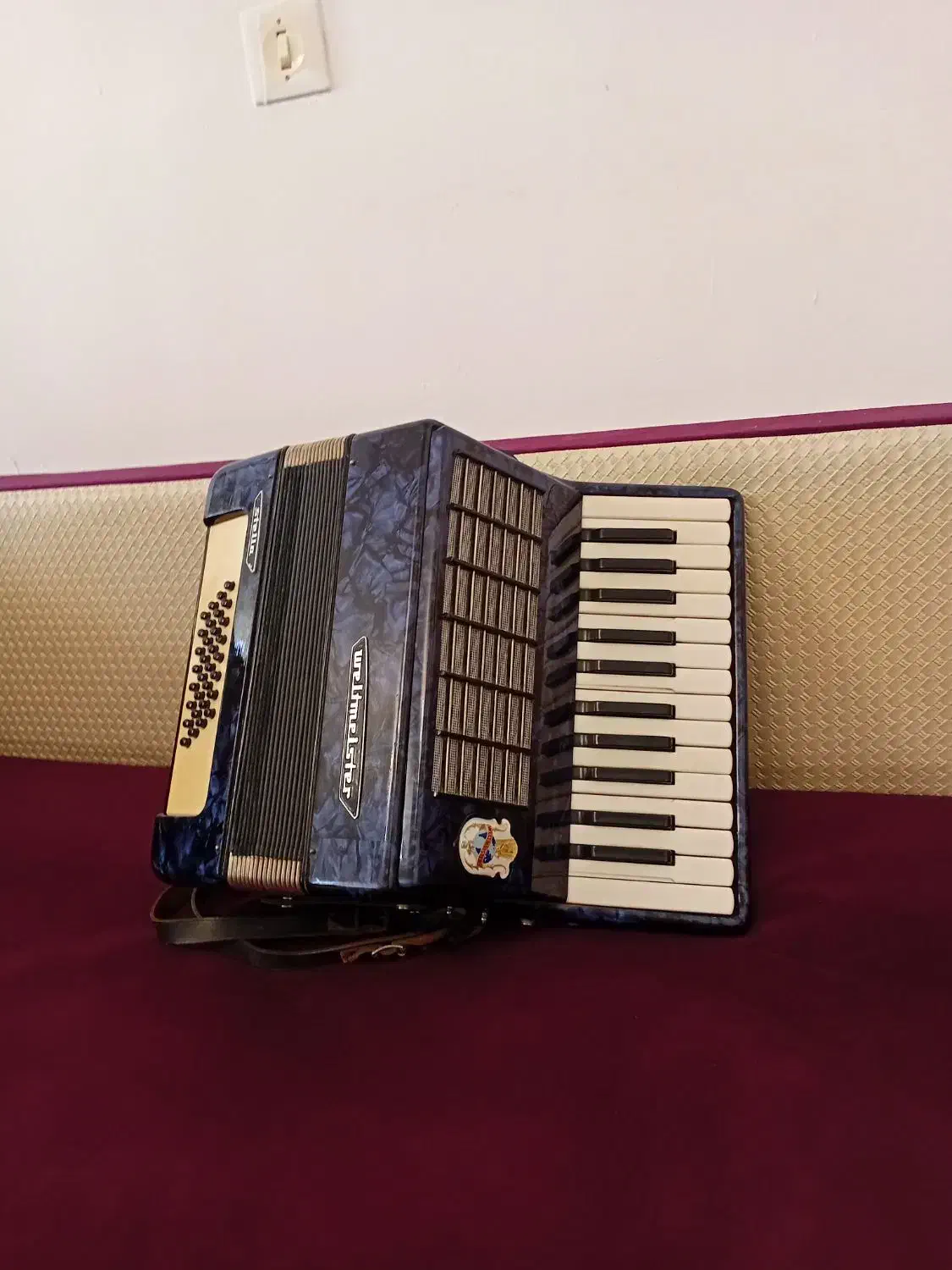 آکاردیون|پیانو، کیبورد، آکاردئون|تبریز, |دیوار