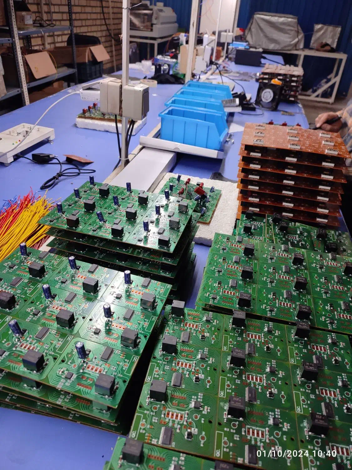 لحیم کاری و مونتاژ برد الکترونیکی شکوهیه|استخدام صنعتی، فنی، مهندسی|جعفرآباد, |دیوار