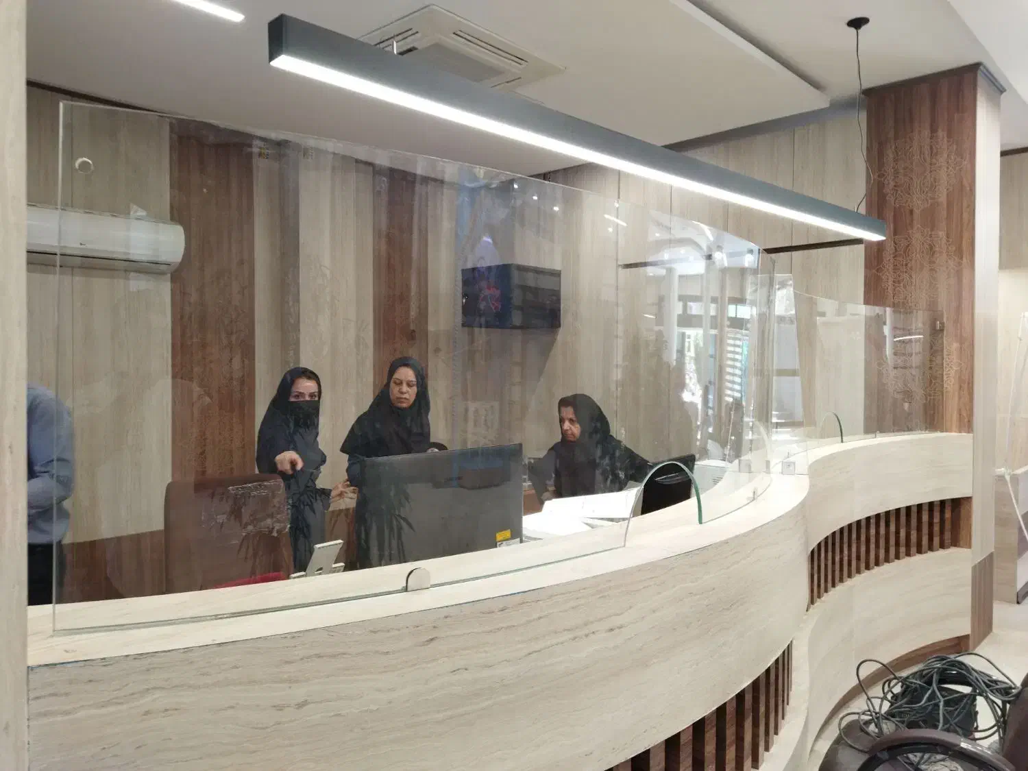 شیشه سکوریت دوجداره ساختمانی|خدمات پیشه و مهارت|فلاورجان, |دیوار