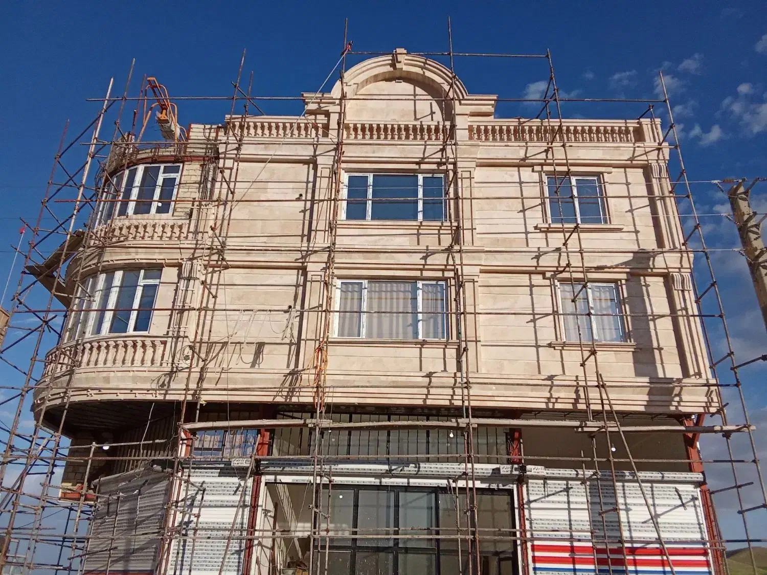 سنگ کاری نمای ساختمان|خدمات پیشه و مهارت|کرمانشاه, |دیوار