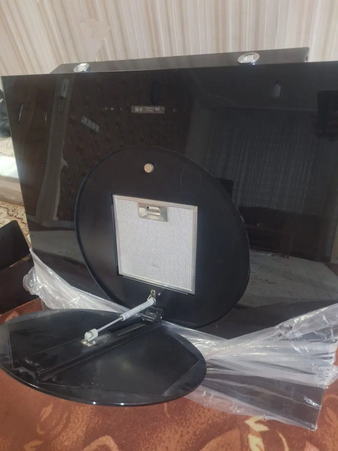 هود اشپزخانه|هود|قدس, شهر‌قدس|دیوار