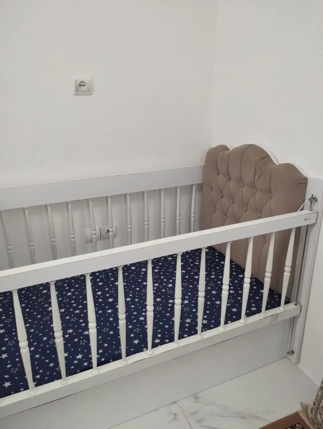 تخت کودک مدل گهواره ای|تخت و سرویس خواب|نیشابور, شهرک اندیشه|دیوار