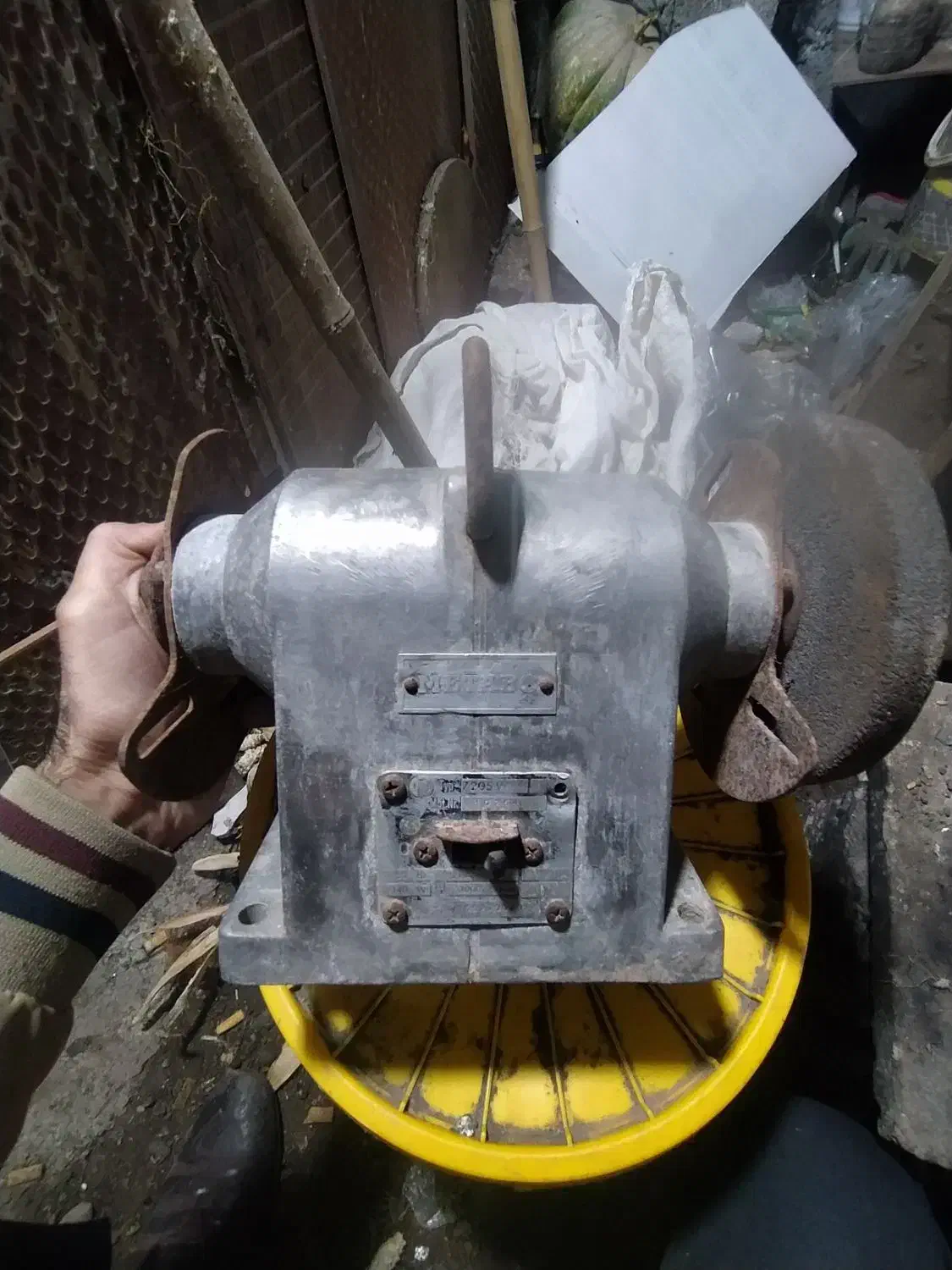 سنگ چرخ رومیزی برقی کارگاهی دستدوم|ابزارآلات|آستانه اشرفیه, |دیوار