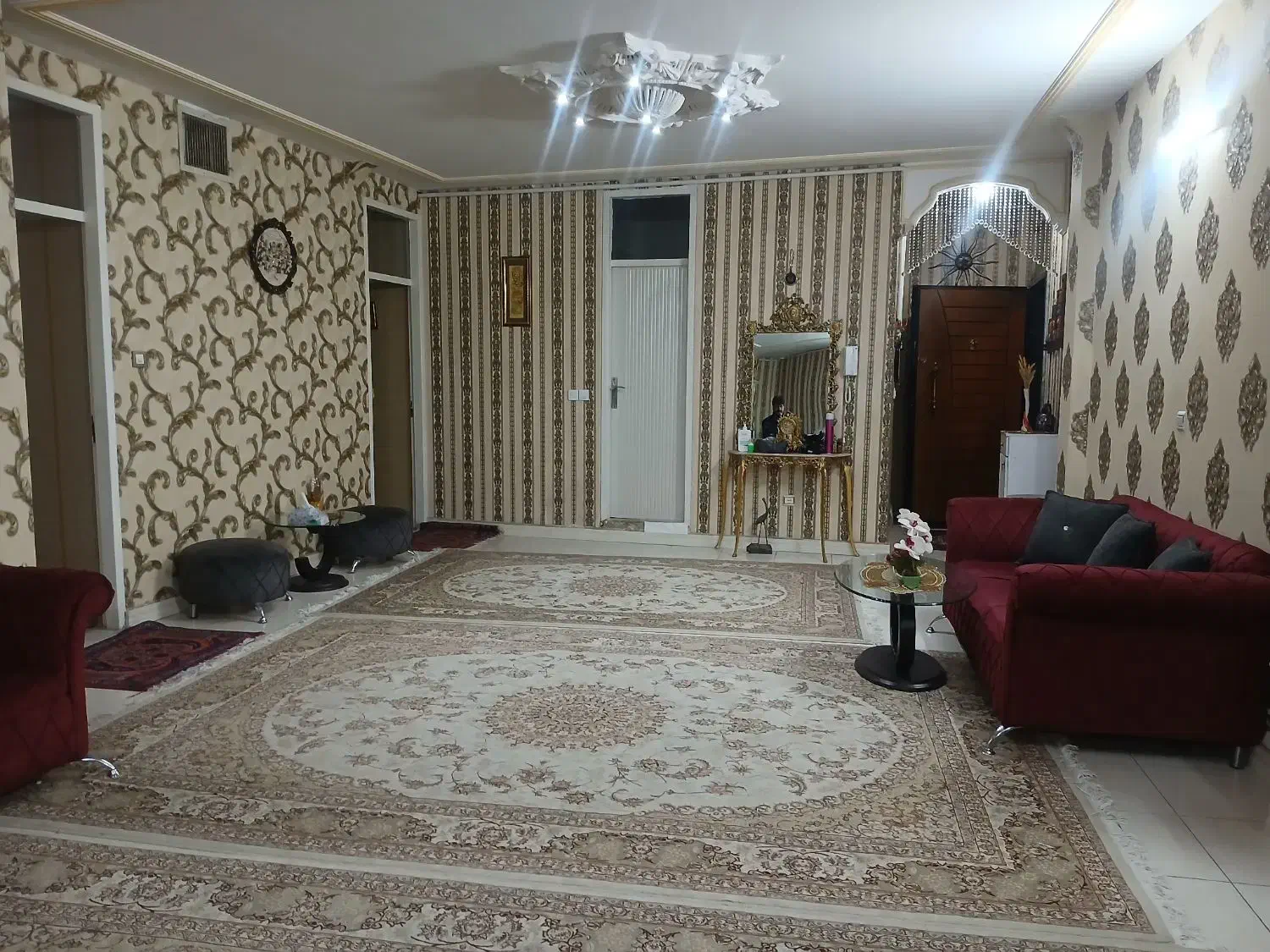 فروش آپارتمان۱۲۴متری لوکیشن عالی میدان ژاندارمری|فروش آپارتمان|نهاوند, |دیوار