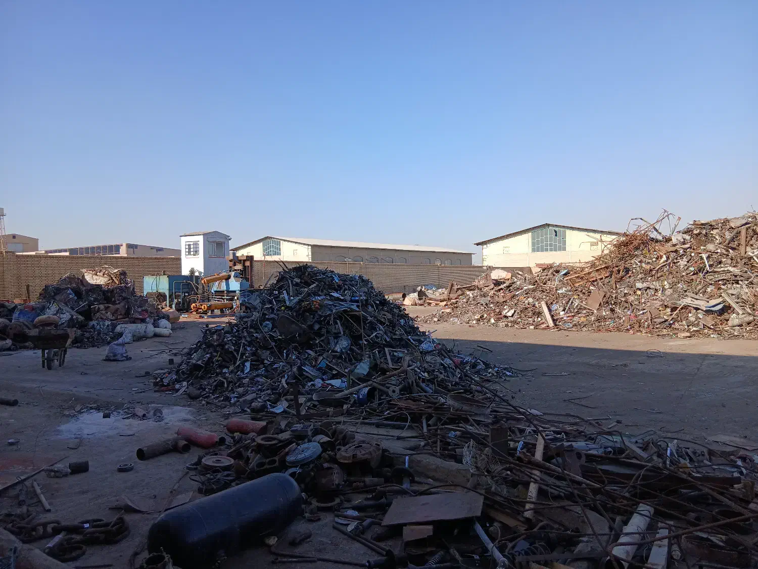 استخدام کارگر انبار ضایعات اهن|استخدام صنعتی، فنی، مهندسی|زارچ, |دیوار