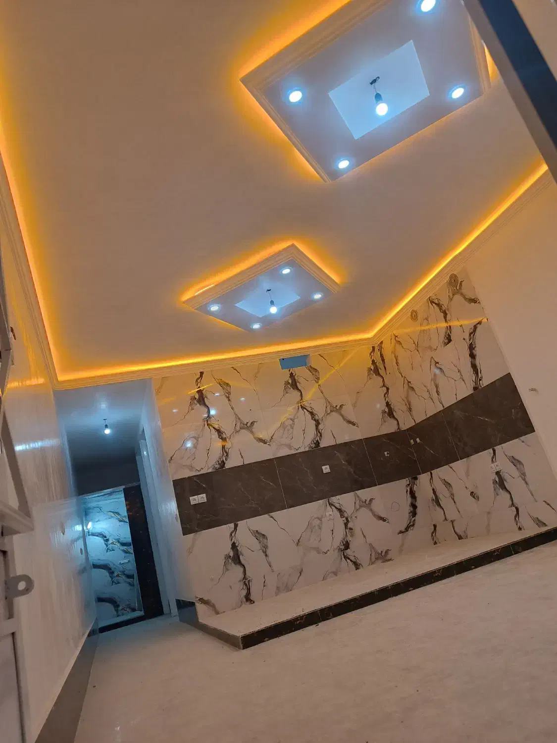 فروش منزل 85متری کرونی لوکس نزدیک به خیابان اصلی|فروش خانه و ویلا|شیراز, کرونی(خاتونک)|دیوار