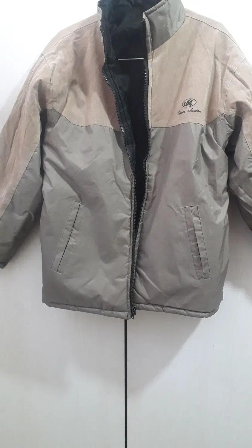 کاپشن|لباس|اصفهان, پزوه|دیوار