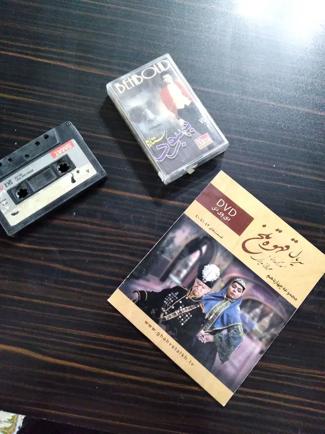 تعدادی نوار کاست ارجینال سی دی و صفحه گرامافون|کلکسیون اشیاء عتیقه|مشهد, رضاشهر|دیوار