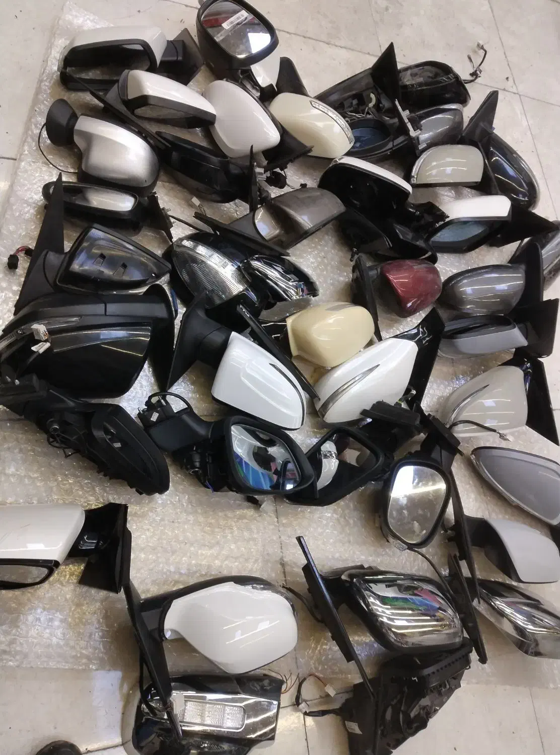 تعمیرات وکلیه لوازم جانبی اینه بغل وفروش اینه نادر|قطعات یدکی و لوازم جانبی|شیراز, گود خزینه|دیوار