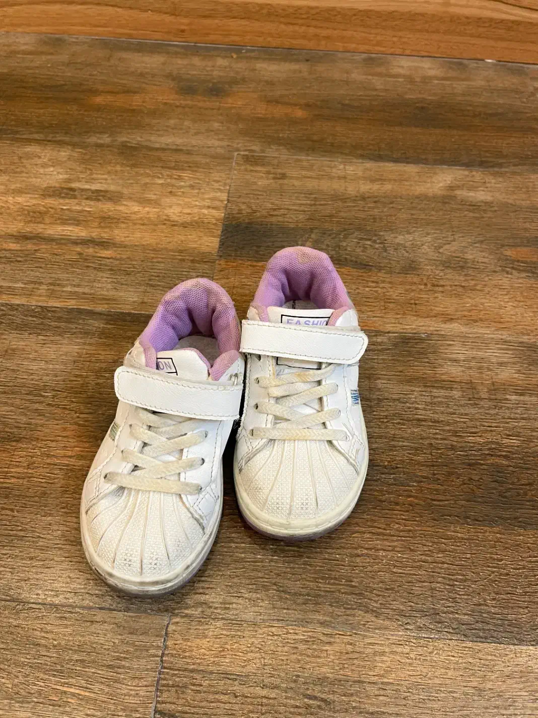 کفش اسپرت دخترونه|کفش و لباس بچه|اصفهان, لنبان|دیوار