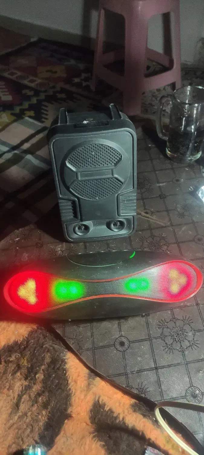 اسپیکر شارژی هردو میخونه باطری خالی میکنن|پخش‌کننده همراه|اسلام‌شهر, شهرک امام حسین (میان آباد)|دیوار