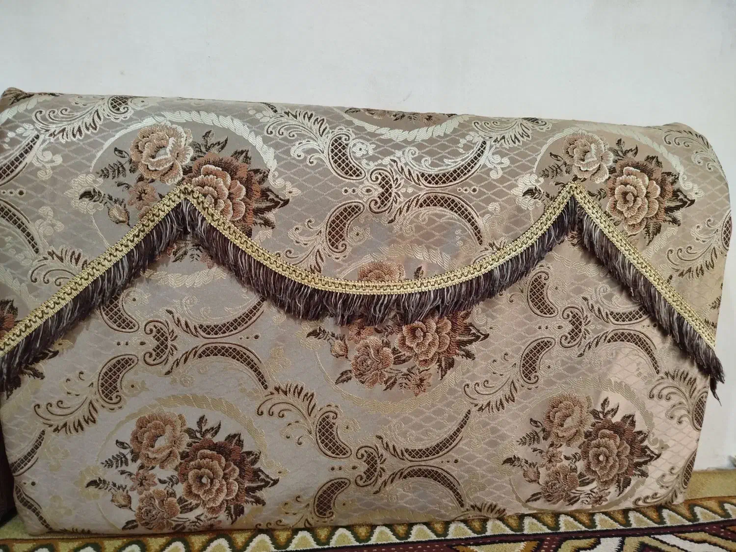 شیش عدد پشتی جدید کاملانو سالم|پشتی|رودسر, |دیوار