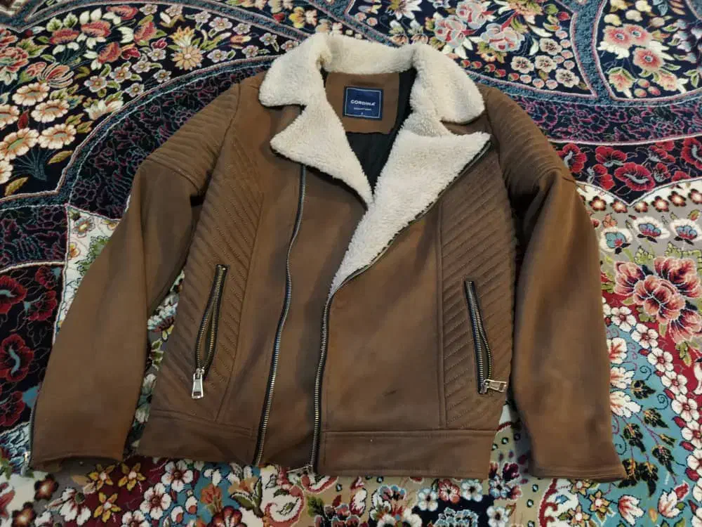 کاپشن|لباس|نمین, |دیوار