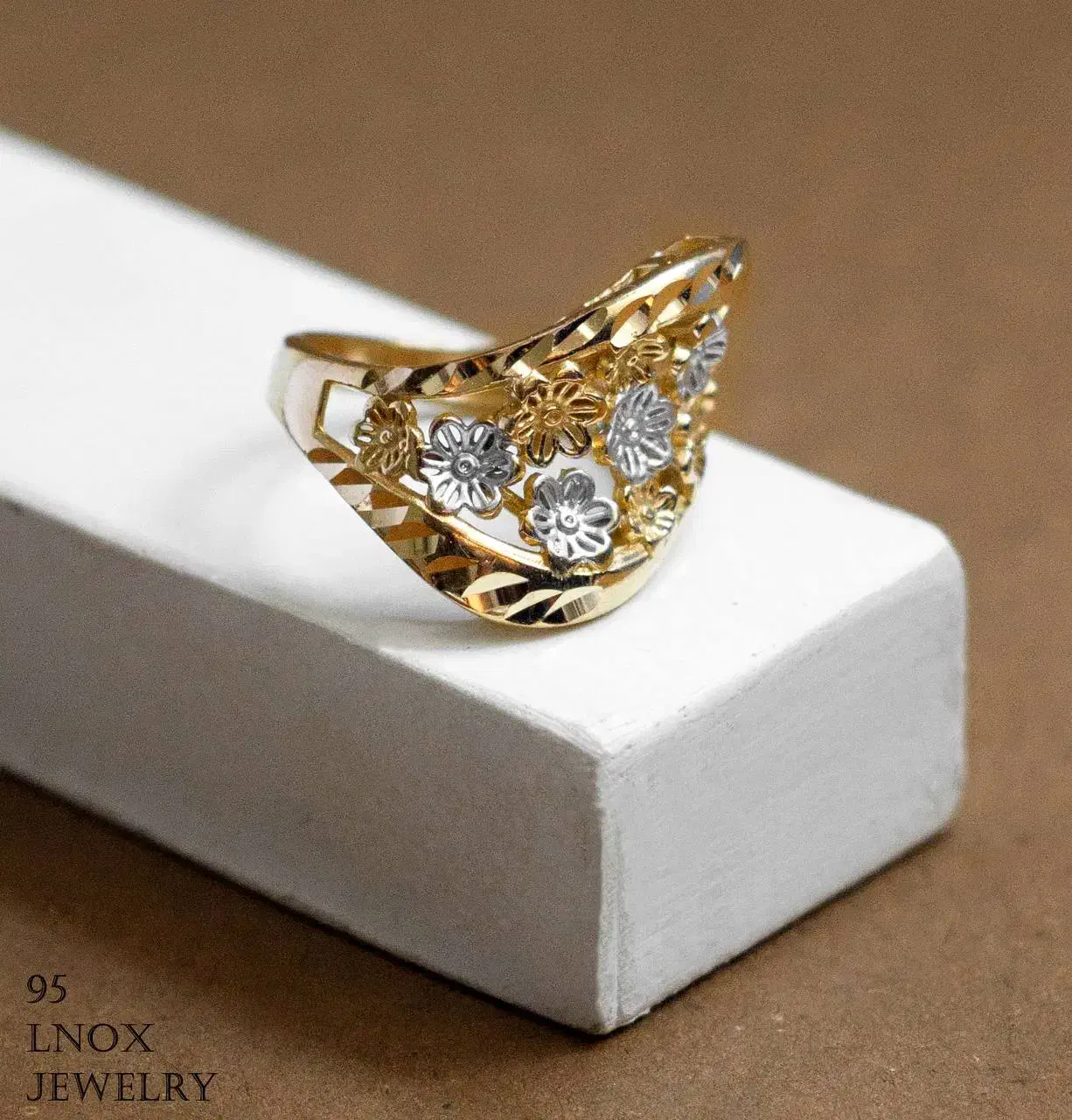 انگشتر طلا روس اصل در بدلیجات شهرزاد زیر قیمت|بدلیجات|زنجان, |دیوار