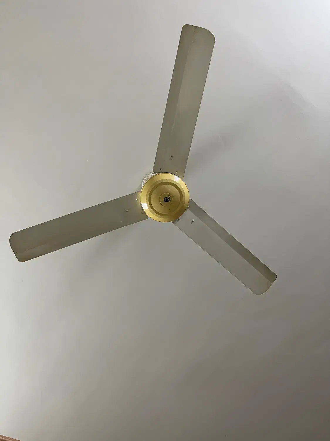 پنکه سقفی|پنکه و تصفیهکنندهٔ هوا|گرگان, |دیوار