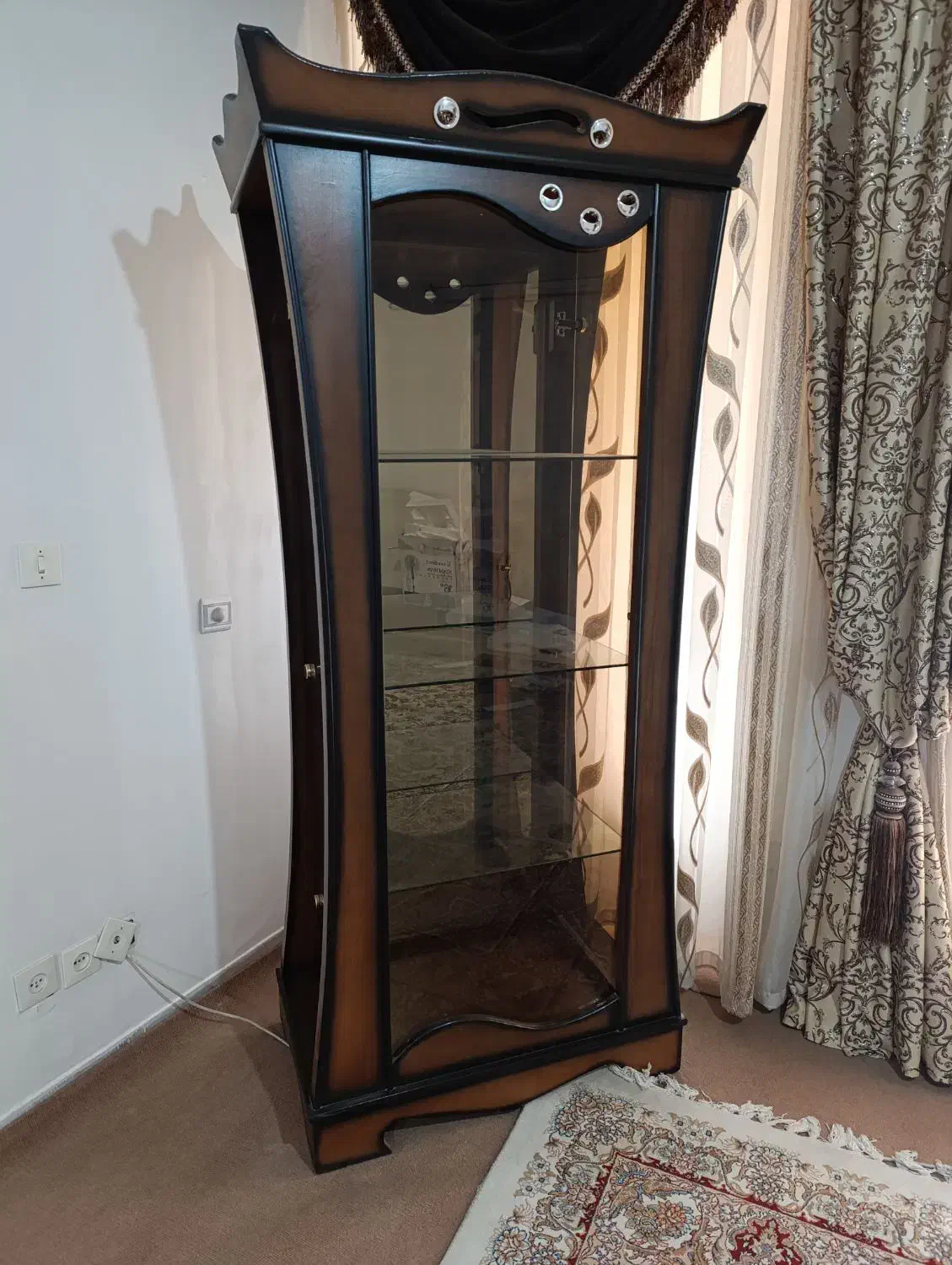 بخاری،ویترین،ساعت، زیر تلویزیون، ناهار خوری ۴ نفره|میز و صندلی غذاخوری|اصفهان, برزان|دیوار