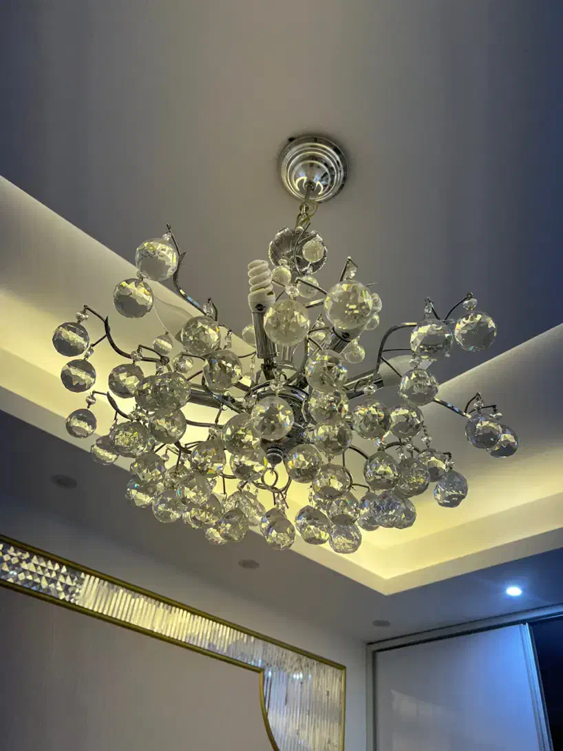 لوستر|لوستر و چراغ آویز|میانه, |دیوار