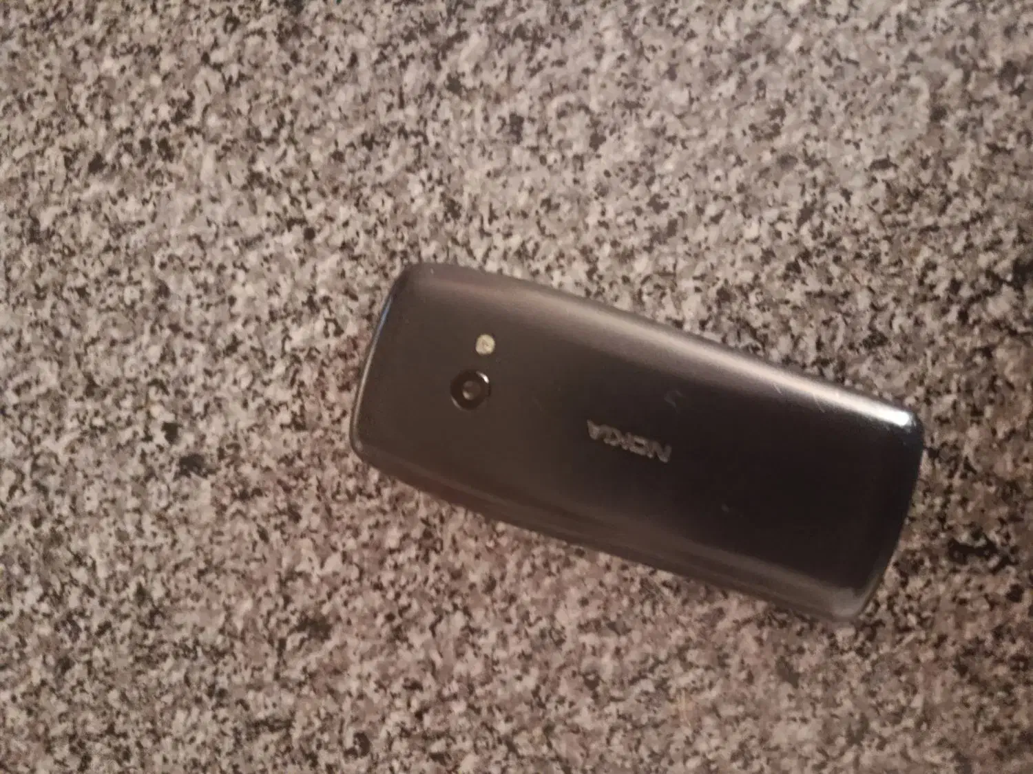 گوشی نوکیا|موبایل|آبپخش, |دیوار