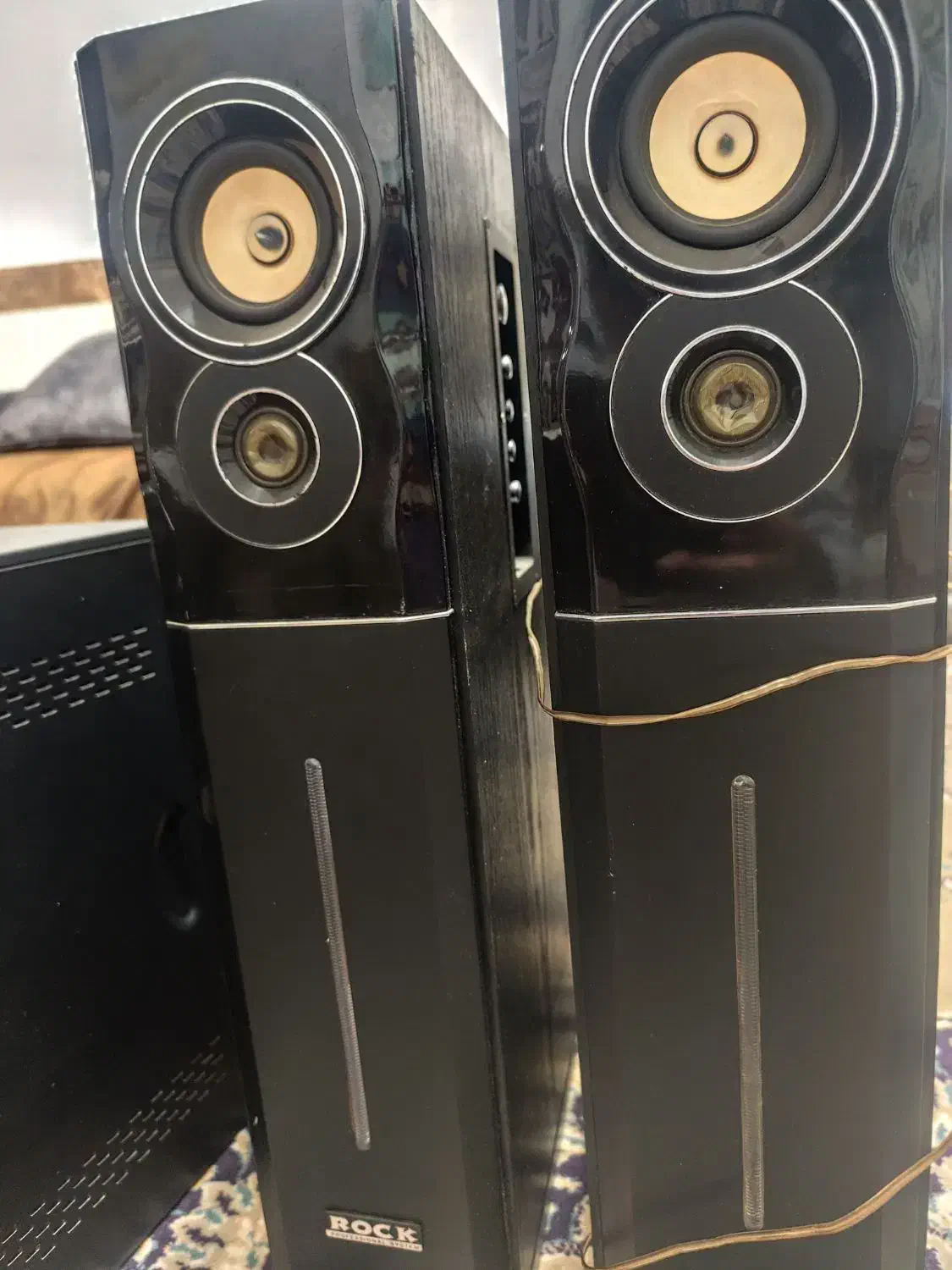 رایانه رومیزی و باند اسپیکر وکیس و صفحه کلیدسالم|رایانه رومیزی|زرند, |دیوار