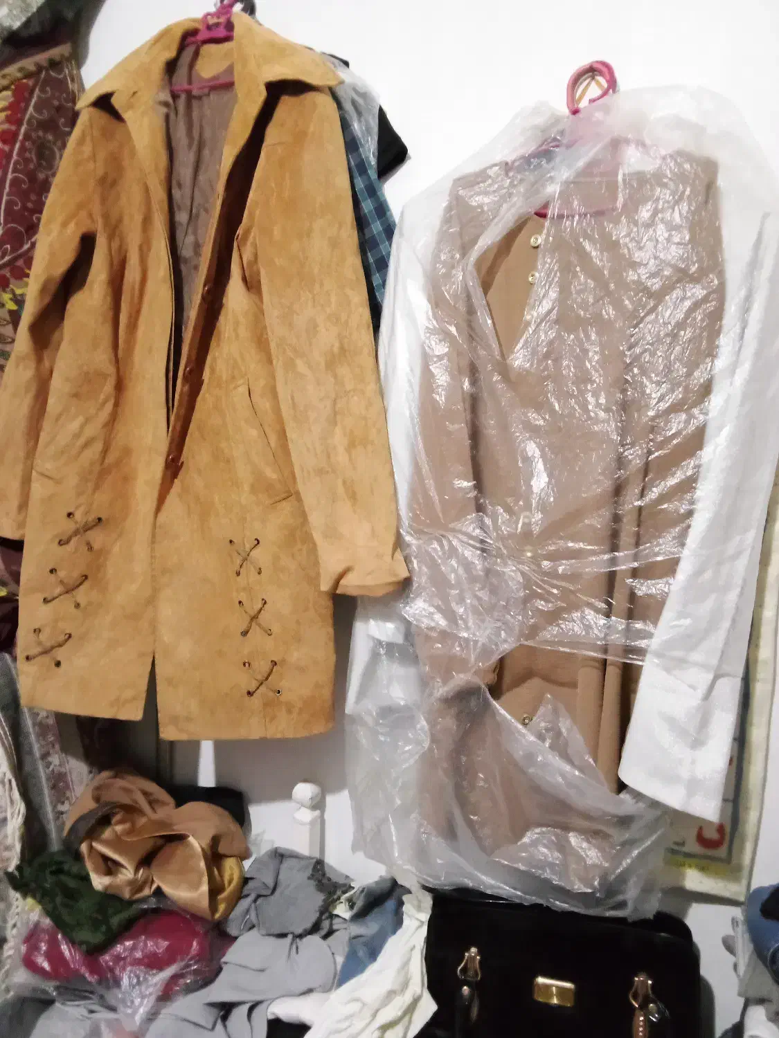 مانتو|لباس|تربتحیدریه, منظر|دیوار