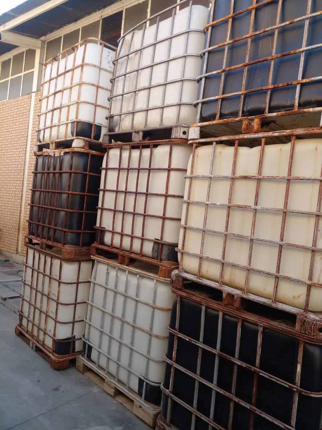 مخزن ۱۰۰۰ لیتری ضایعاتی|مصالح و تجهیزات ساختمان|ایوانکی, |دیوار