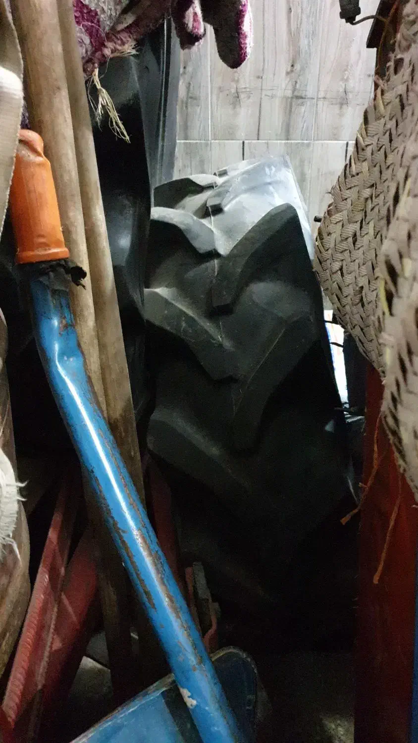 لاستیک تراکتور|قطعات یدکی و لوازم جانبی|رودسر, |دیوار