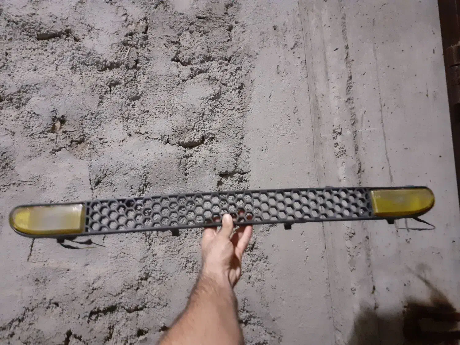 چراغ خطر عقب و چراغ جلو و وسایلی دیگر ۱۳۱|قطعات یدکی و لوازم جانبی|گنبد کاووس, |دیوار