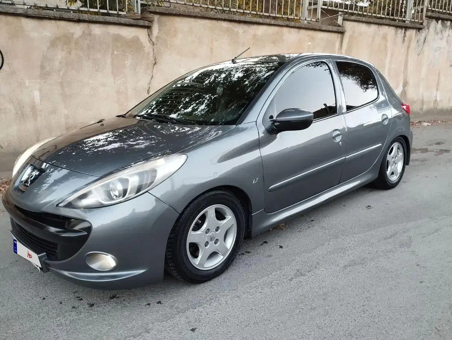 ۲۰۷ خاکستری|خودرو سواری و وانت|سنندج, |دیوار