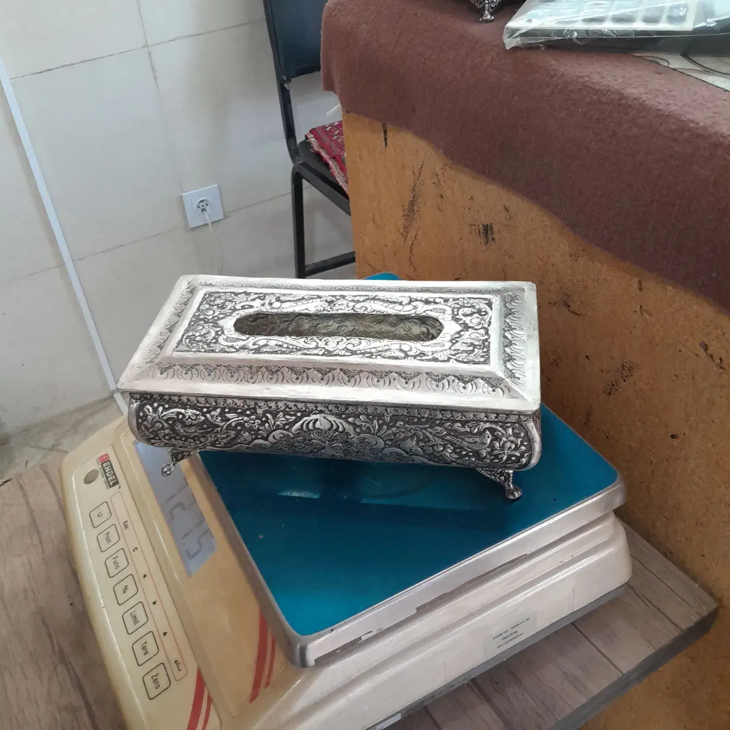 قلم زنی  ظروف برنجی  مسی ونقره نقره نما|صنایع دستی و سایر لوازم تزئینی|اصفهان, شهرک ولیعصر|دیوار