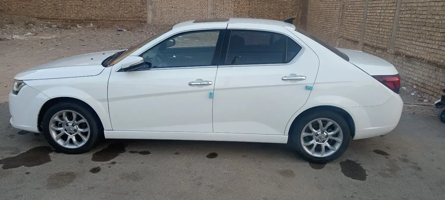 دنا پلاس ۶ دنده توربو سانروف دار|خودرو سواری و وانت|شاهین‌شهر, حافظ جنوبی|دیوار