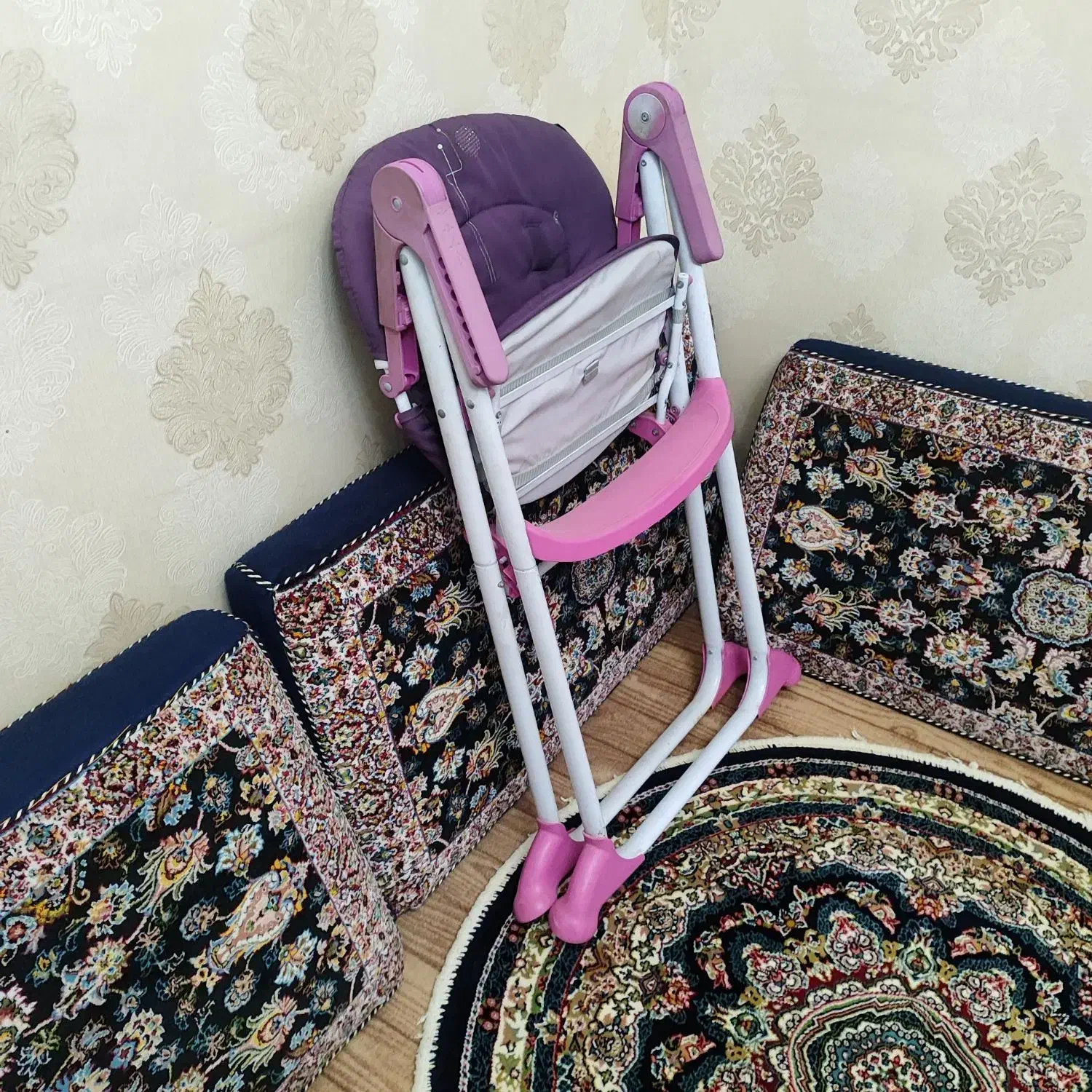 صندلی غذای کودک|تخت و صندلی بچه|باقرشهر, |دیوار