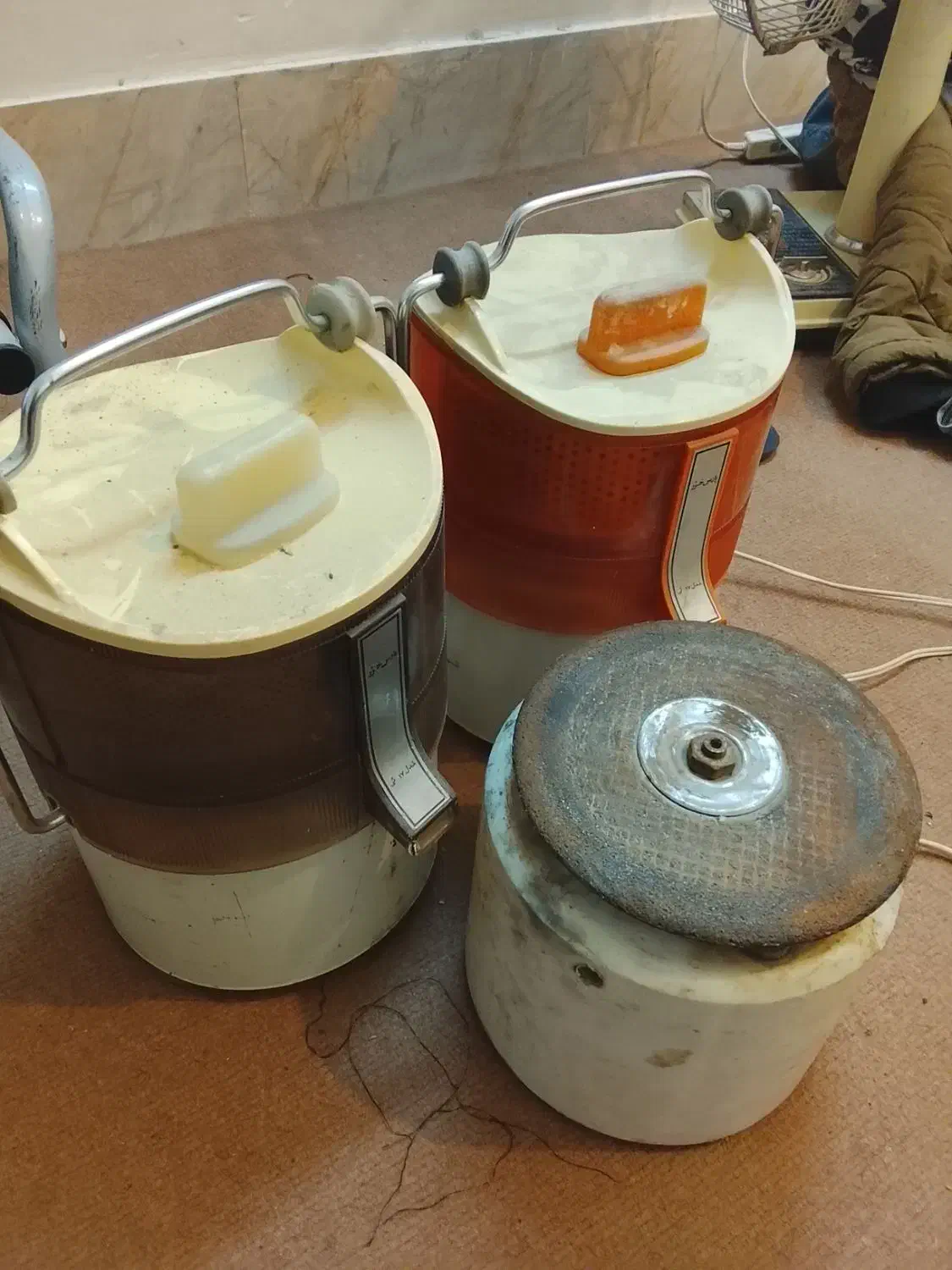 3 تا آبمیوه گیری 3 تومن|آبمیوه‌گیر و آب‌مرکبات‌گیر|نجف‌آباد, قلعه سفید|دیوار