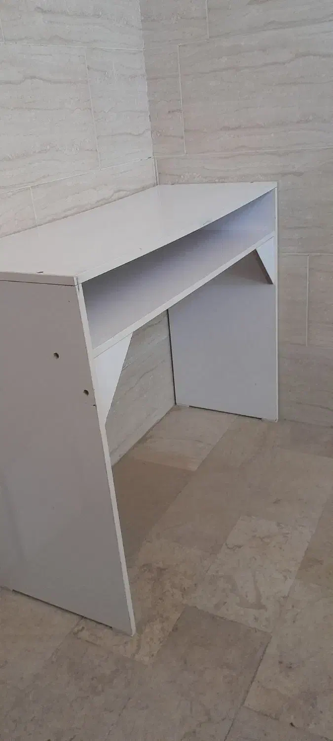 میز ناخن و تحریر|آرایشگاه و سالنهای زیبایی|اندیشه, اندیشه فاز ۱|دیوار