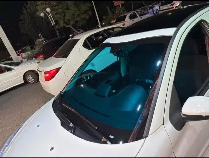 دودی شیشه جلو. برچسب شیشه جلو. یووی شیشه.|خدمات موتور و ماشین|کرج, شاهینویلا|دیوار