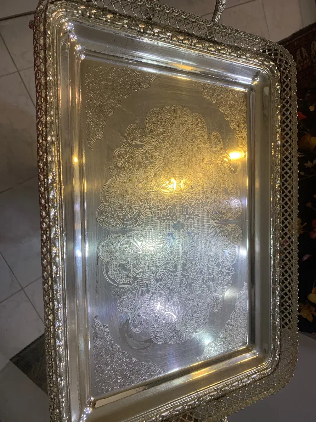 سینی سیلور پایه دار بزرگ|ظروف سرو و پذیرایی|اصفهان, جلفا|دیوار