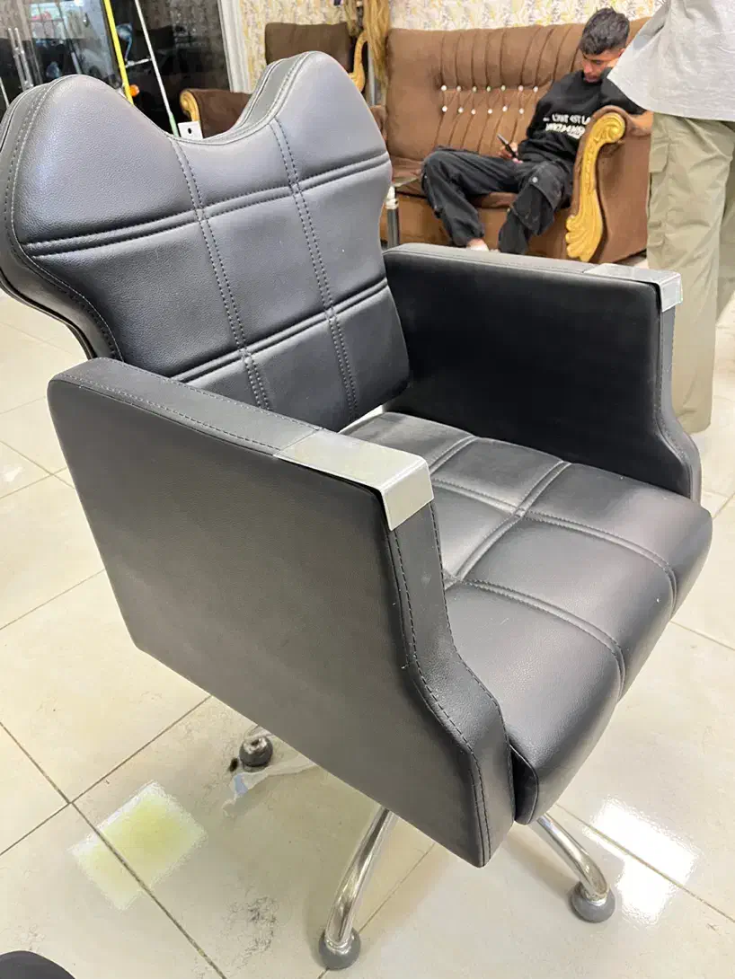 صندلی اریشگاهی جک دار|آرایشگاه و سالن‌های زیبایی|سنندج, |دیوار