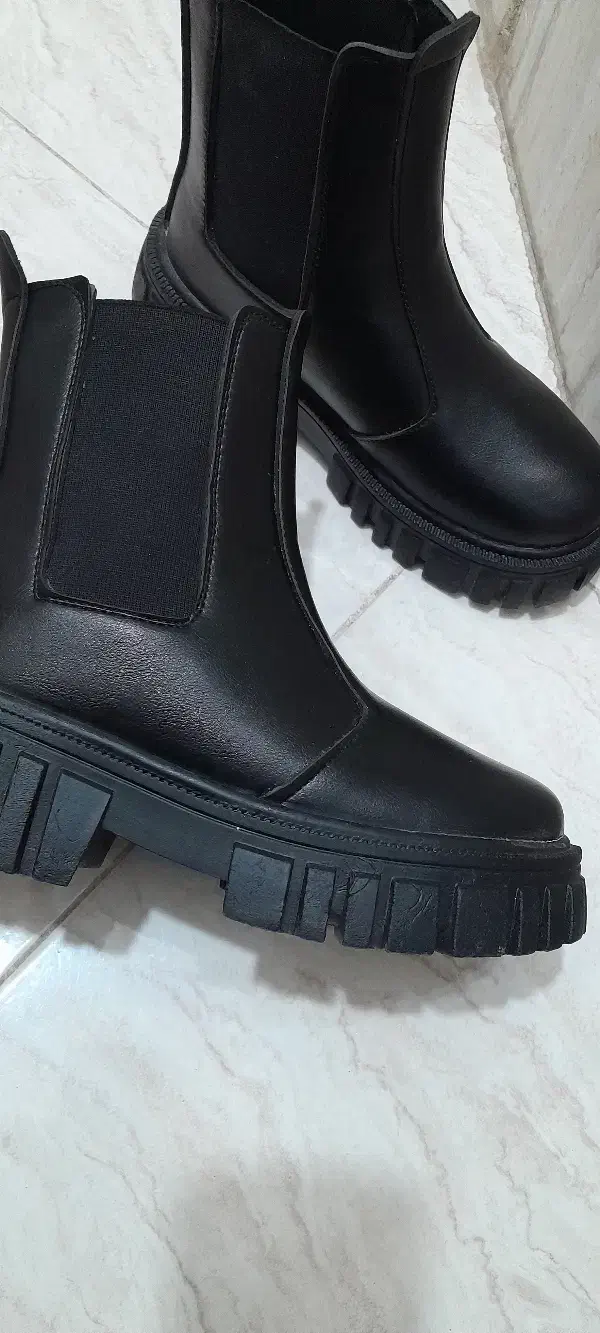 بوت|کیف، کفش، کمربند|کرمان, |دیوار