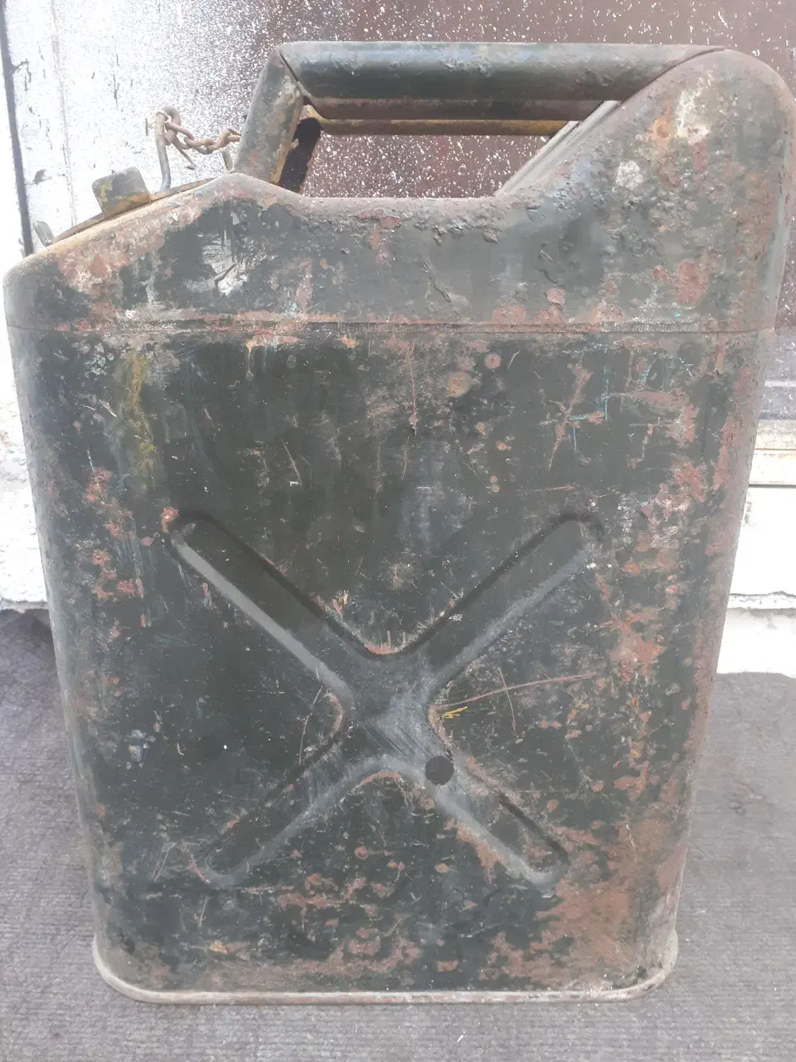 گالن ۲۰ لیتری آهنی اصل|قطعات یدکی و لوازم جانبی|بروجرد, |دیوار