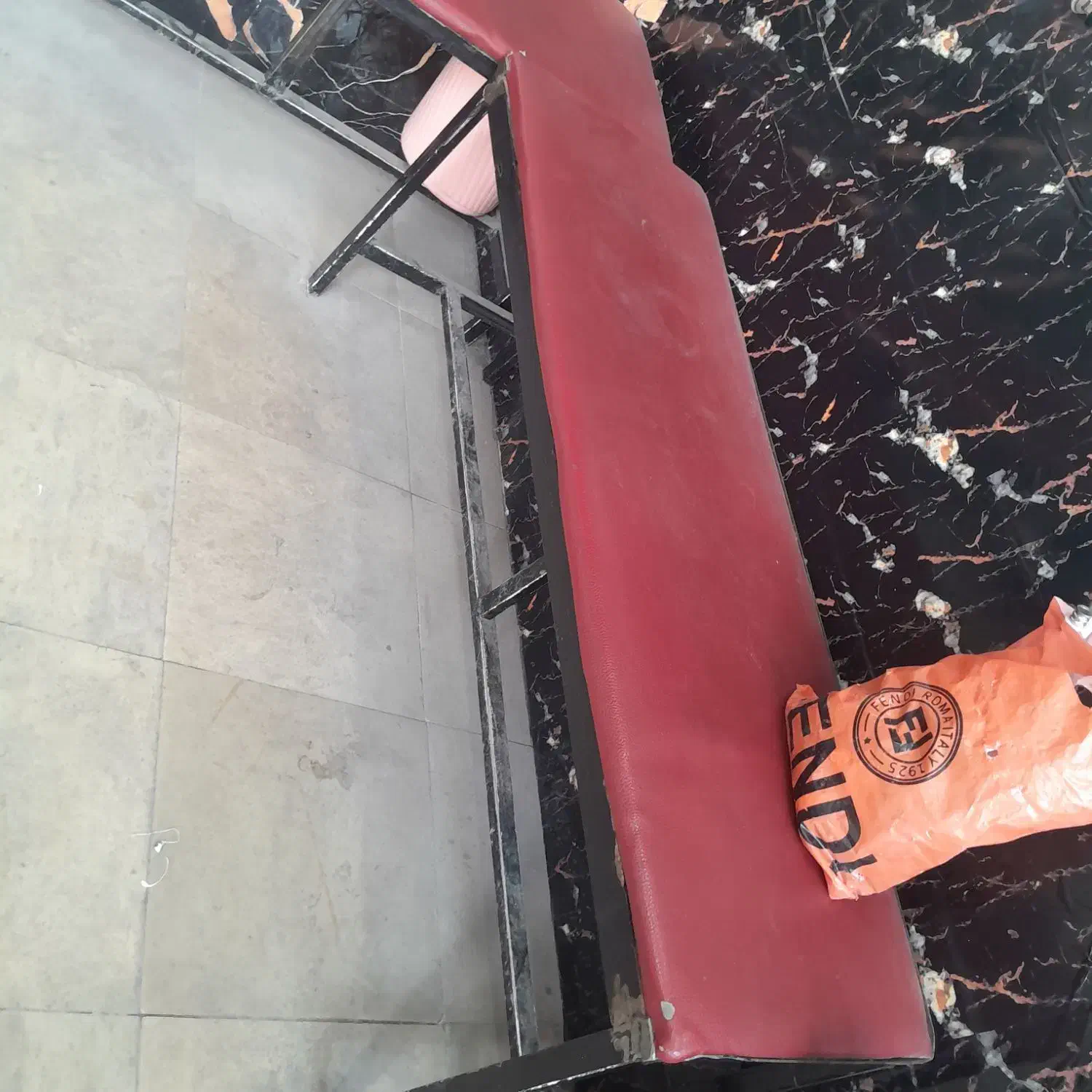 صندلی انتظار|صندلی و نیمکت|زنجان, |دیوار